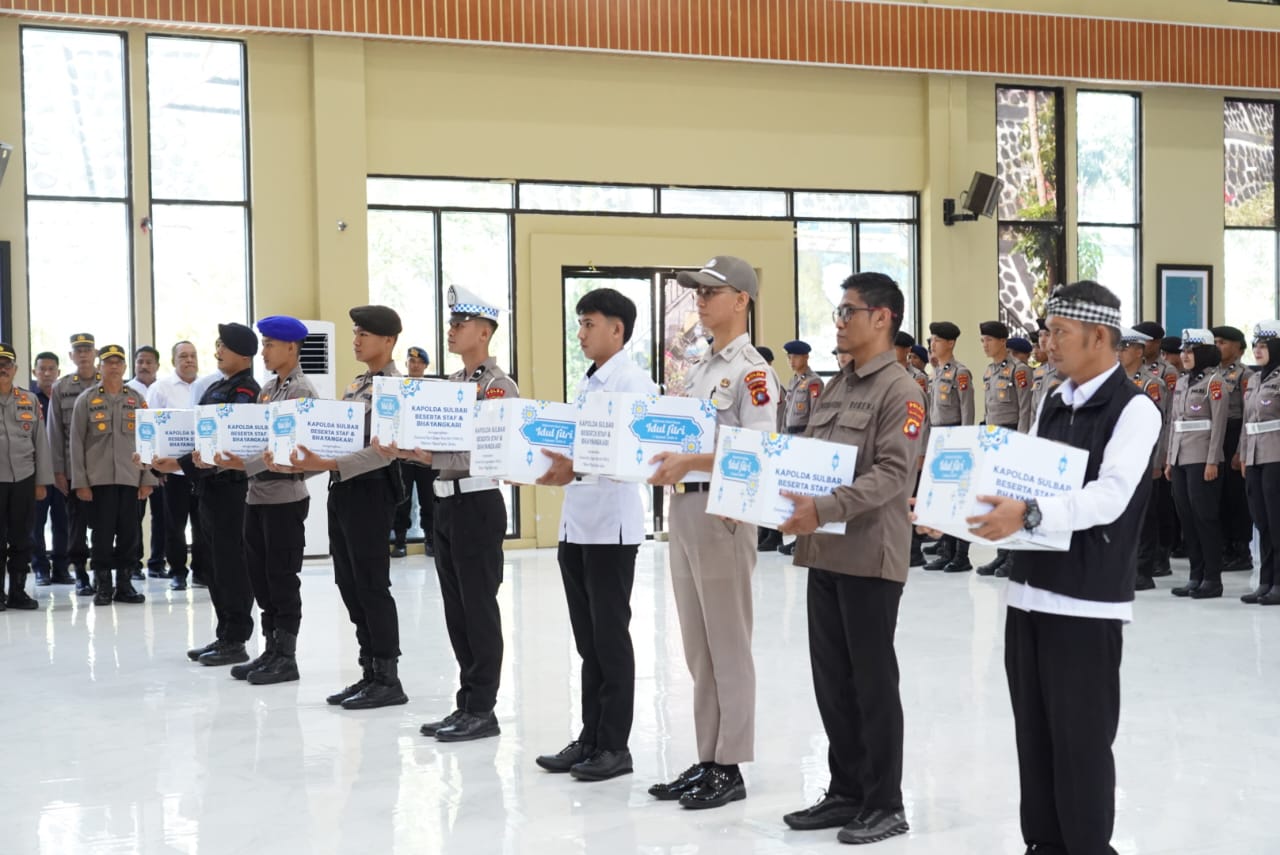 Ribuan Parcel Lebaran dari Kapolda Sulbar, Tanda Apresiasi untuk Personel dan Mitra Kerja