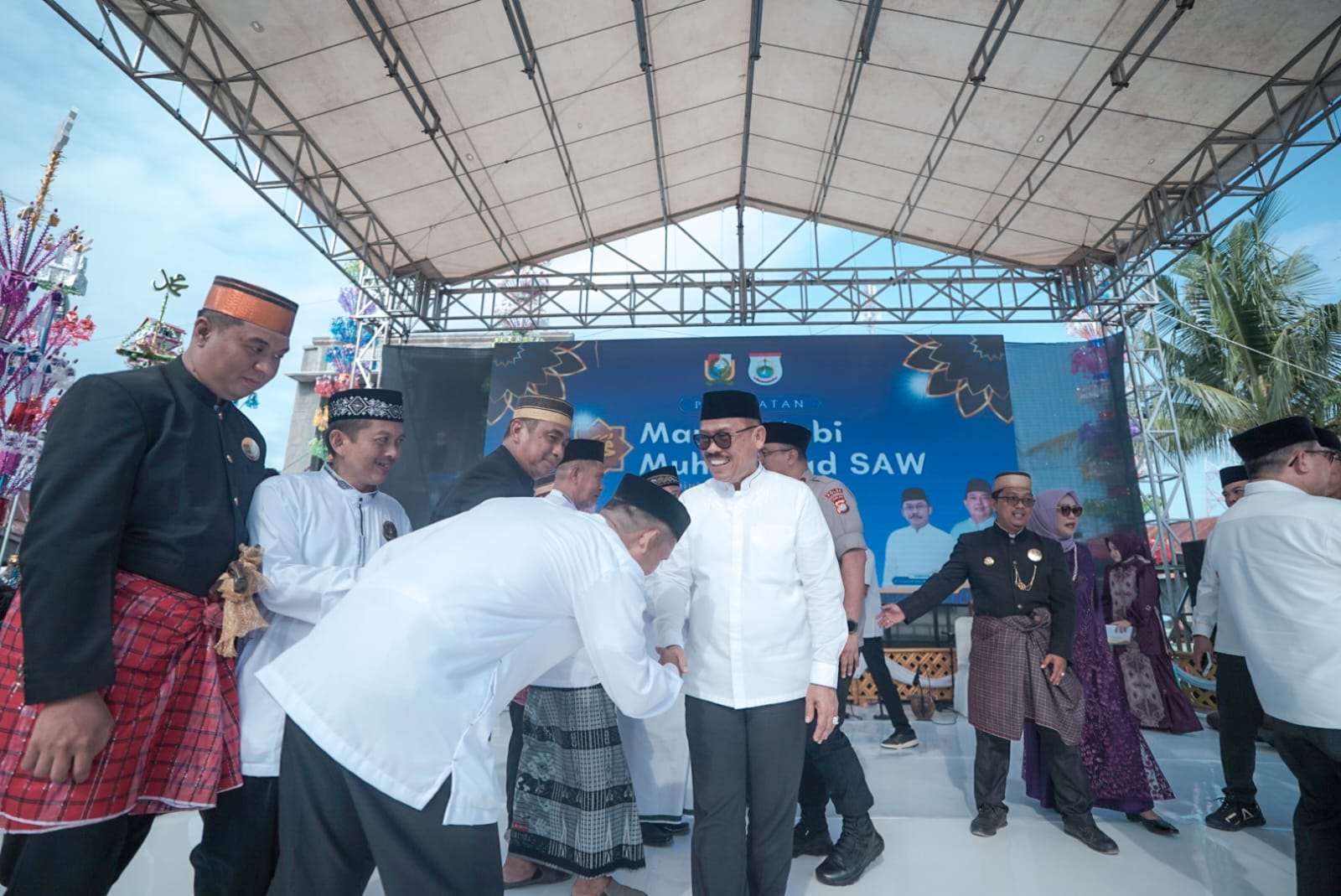 Gubernur Suhardi Duka: Maulid Nabi di Salabose Bukti Harmoni Agama dan Budaya Mandar