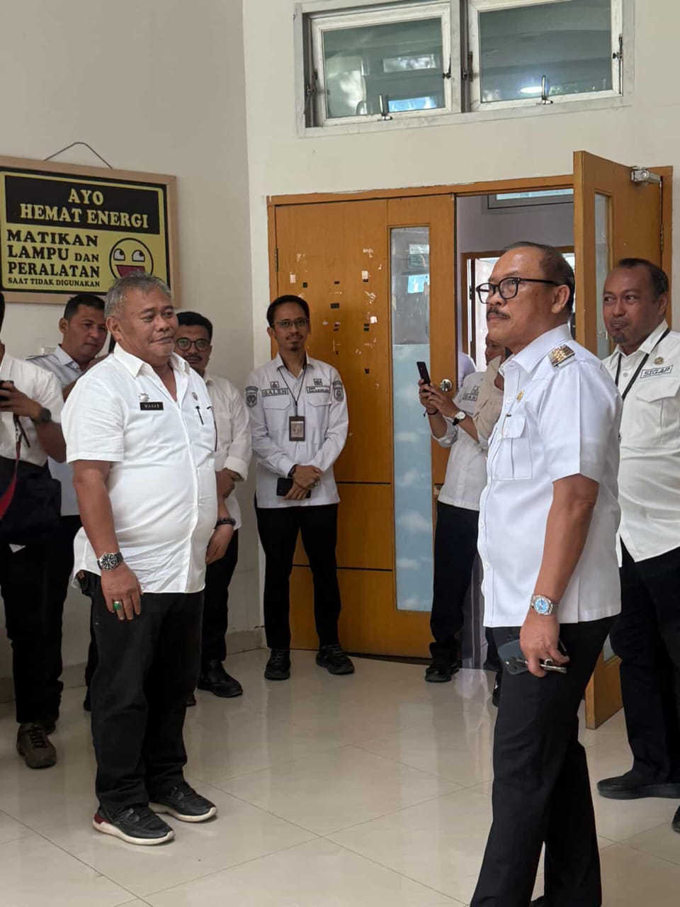 Sidak Gubernur di Bapenda Sulbar, Pastikan Layanan Publik Tetap Optimal Meski Dihadapkan Keterbatasan Pasca Pemekaran