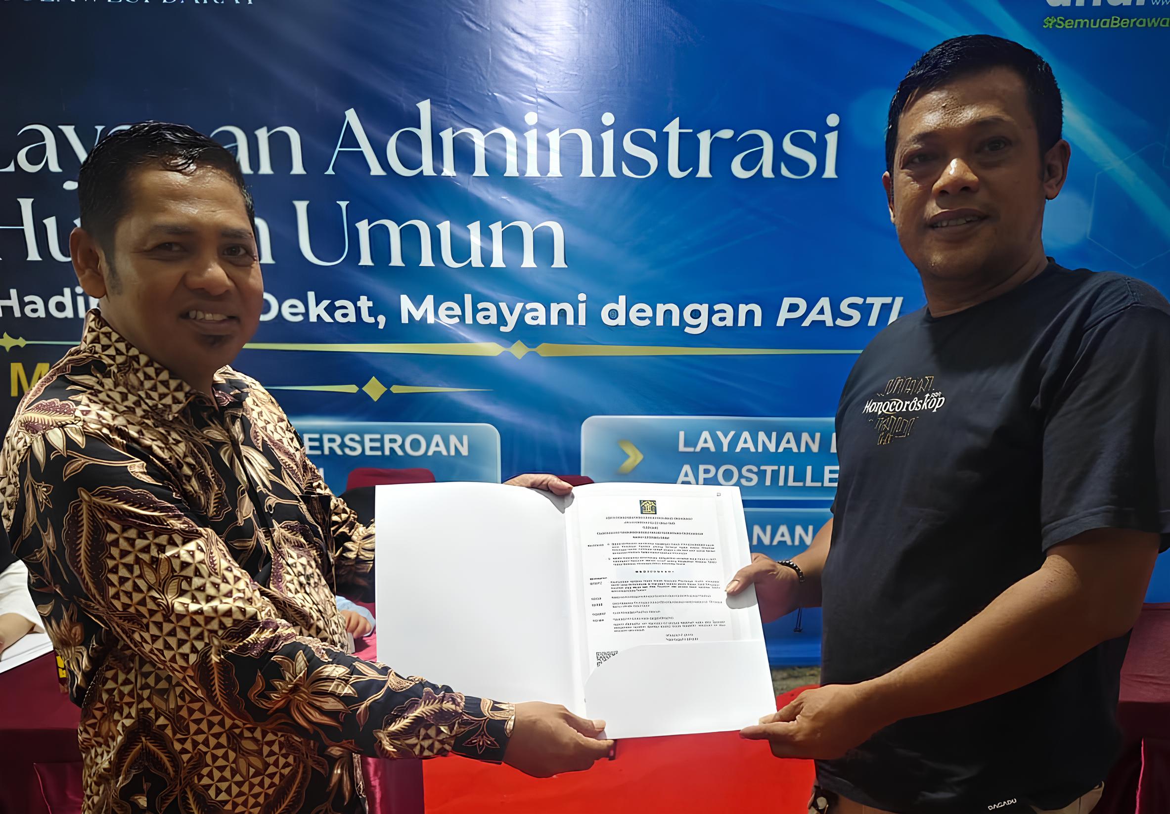 Meriahkan Hari Jadi Mamuju ke-867, Kanwil Kemenkum Sulbar Hadirkan Gerai Layanan AHU di Expo UMKM