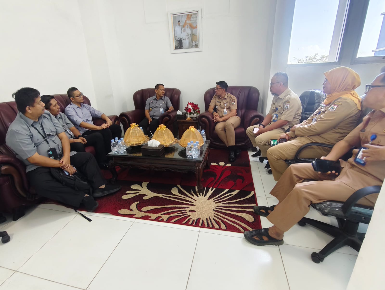 Kantor Wilayah Kementerian Hukum Sulawesi Barat bersama Tim Direktorat Tata Negara Ditjen Administrasi Hukum Umum (AHU) mempererat sinergi dengan Badan Kesatuan Bangsa dan Politik (Kesbangpol) Provinsi Sulawesi Barat.
